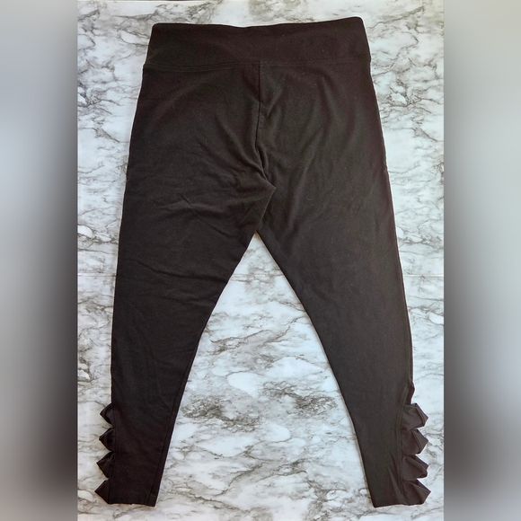 Victoria Sport Black Leggings - Picture 4 of 5